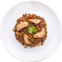 Жареный жасминовый рис с курицей